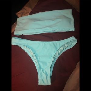 Bandeau top, High-waisted swimsuit !